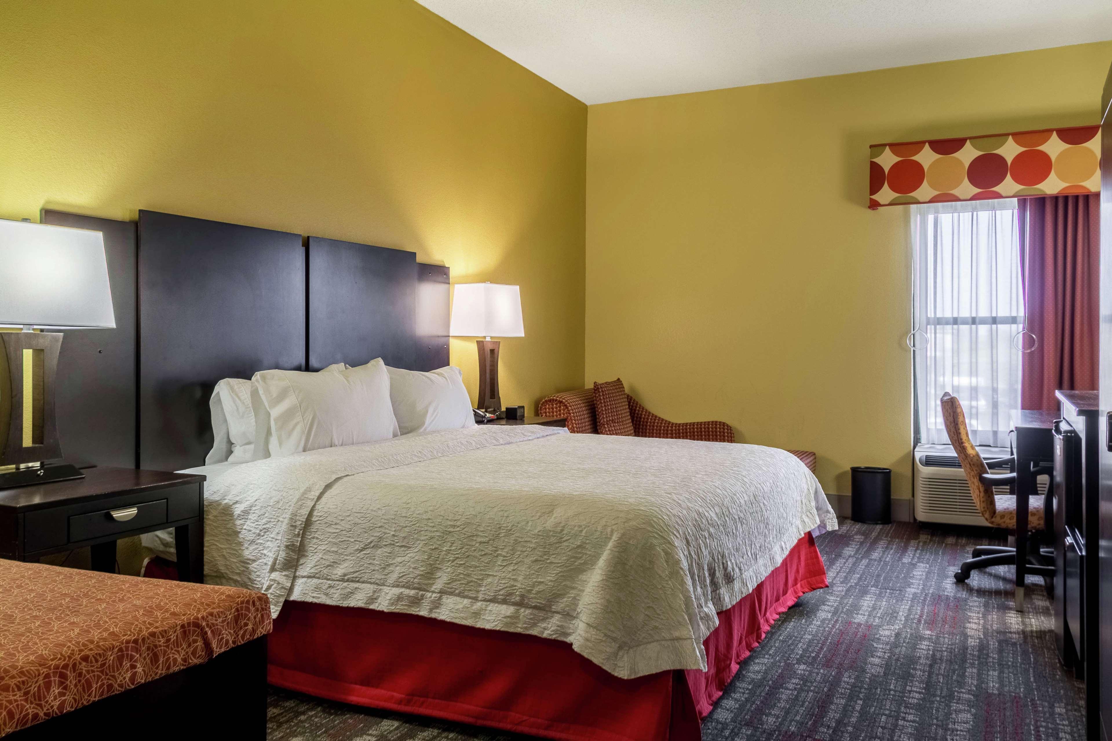 Hampton Inn Клинтон Экстерьер фото