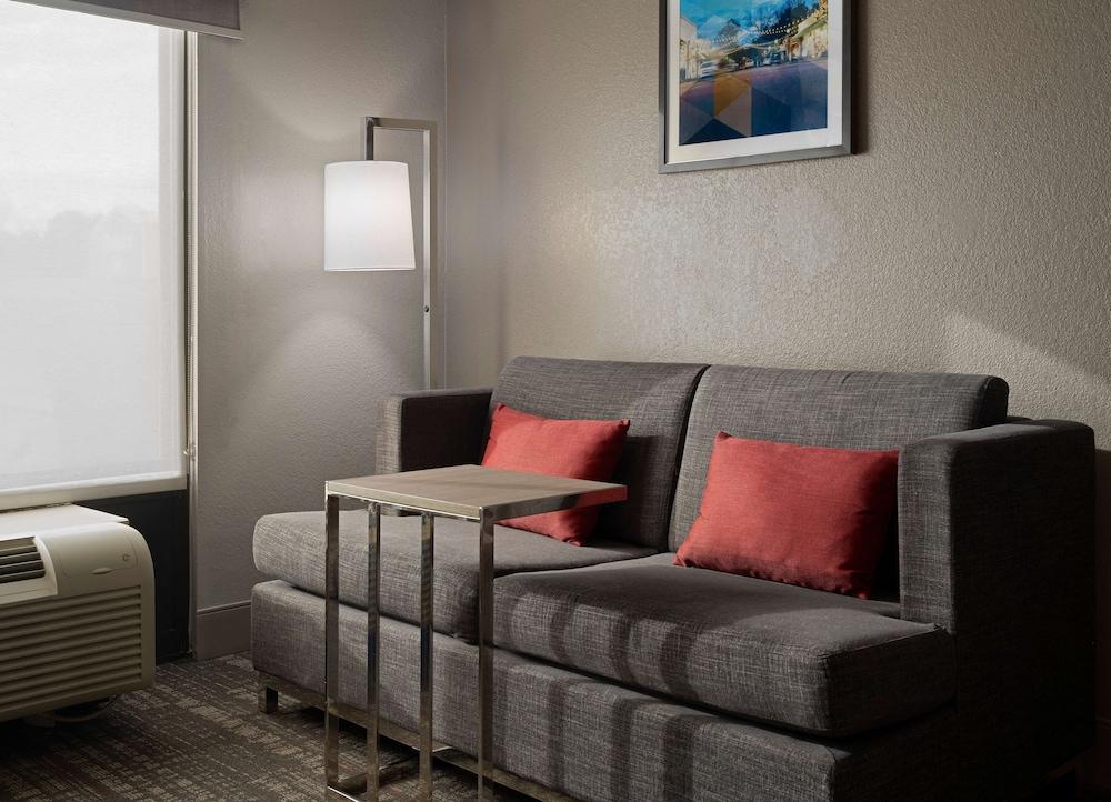 Hampton Inn Клинтон Экстерьер фото