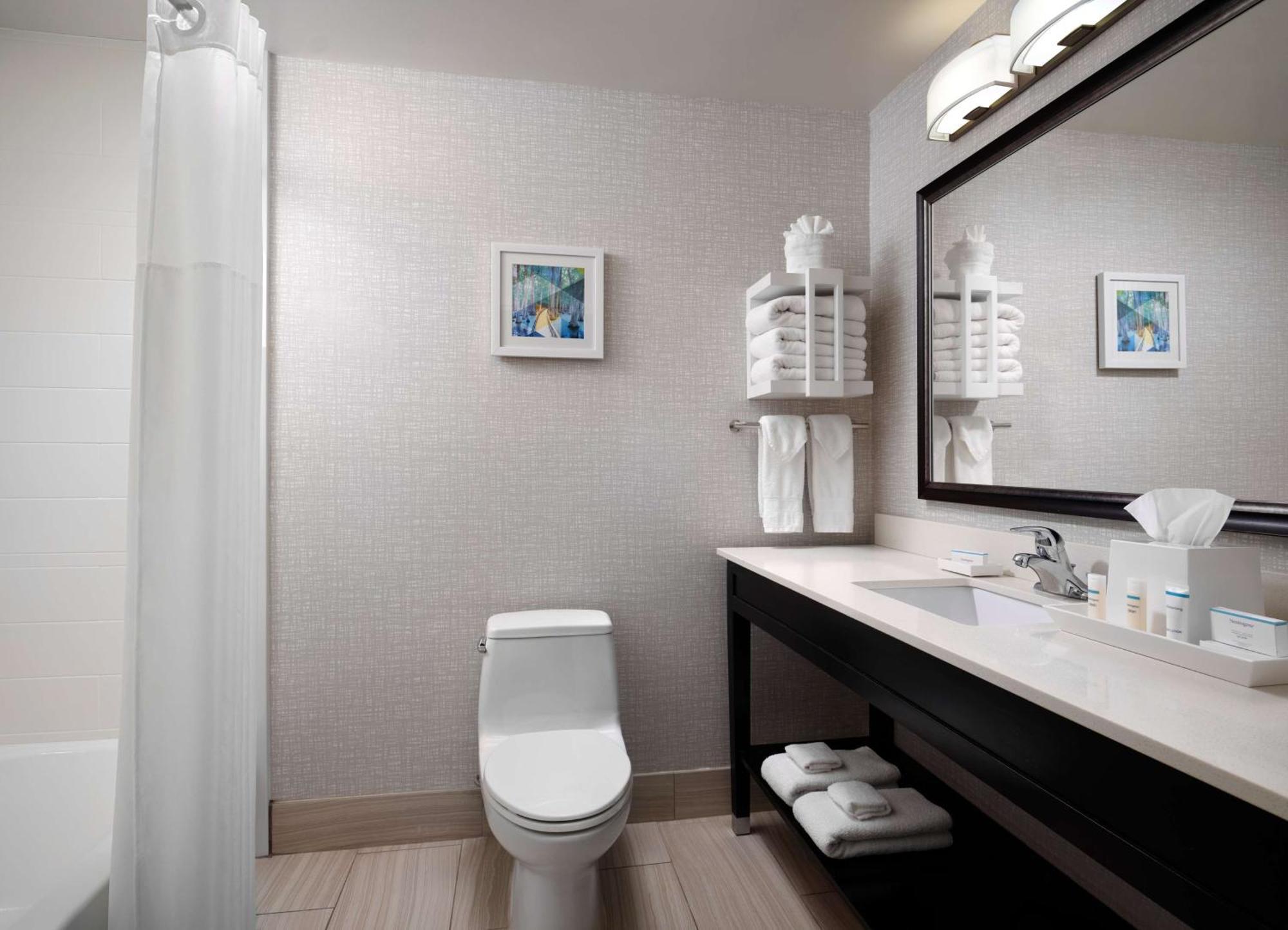 Hampton Inn Клинтон Экстерьер фото